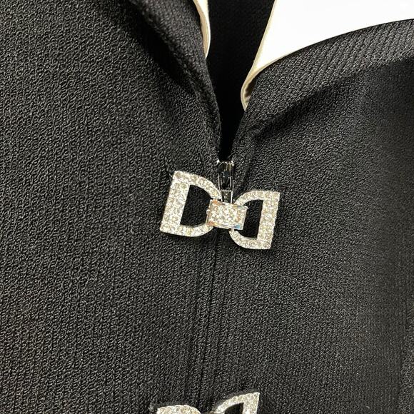 St. John Evening Santana Knit Black Blazer Jacket Rhinestones Zip 6 - Picture 4 of 6